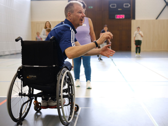 Übung zu Brennball im Assistenzmodul